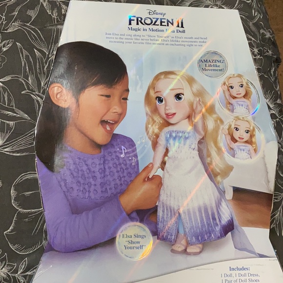 Disney Frozen 2 Magic In Motion Queen Elsa Feature - Picture 2 of 2